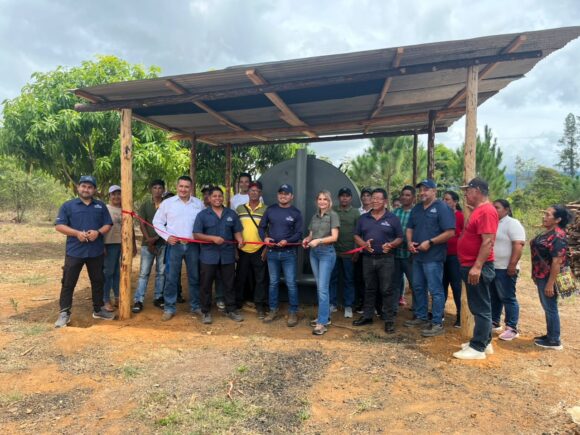 Inauguran Horno de carbonización en Los Valles de Cañazas